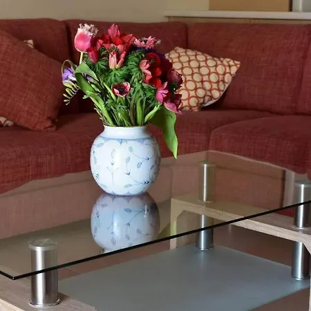 Stavros Niarhos Apartment *